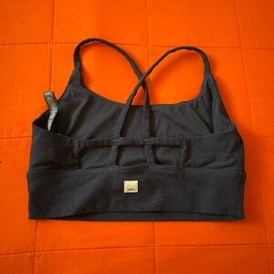 Vuori Sports Bra Womens Medium Black Long Line Elevation Bra Athletic Casual